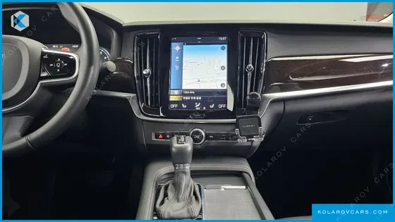 VOLVO S90 T5 MOMENTUM