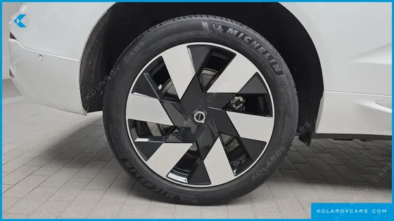VOLVO XC60 T8 ULTRA BRIGHT