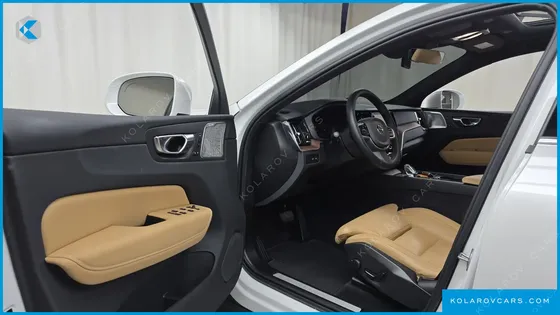 VOLVO XC60 T8 ULTRA BRIGHT