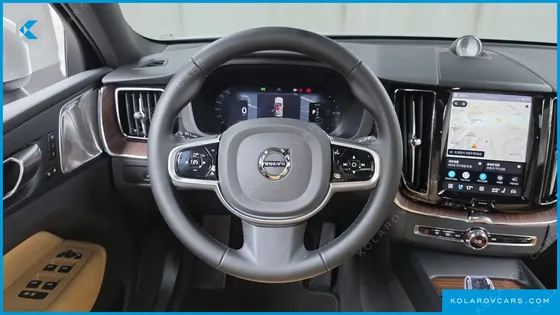 VOLVO XC60 T8 ULTRA BRIGHT