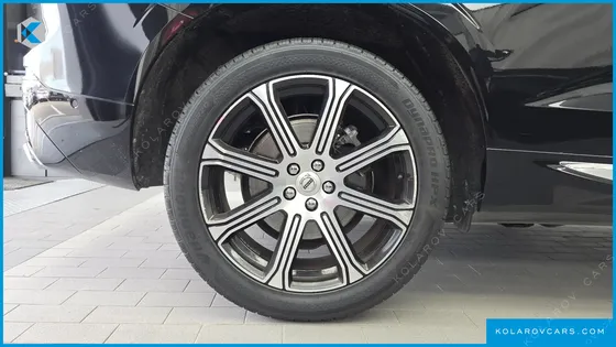 VOLVO XC60 B6 INSCIRTION