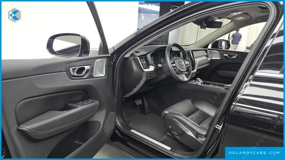VOLVO XC60 B6 INSCIRTION