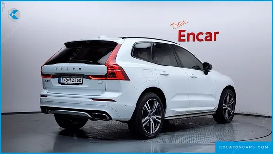 VOLVO XC60 T8 R-DESIGN