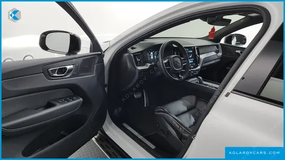 VOLVO XC60 T8 R-DESIGN
