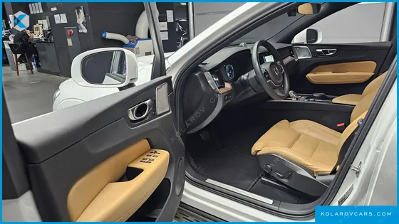 VOLVO XC60 B5 INSCRIPTION