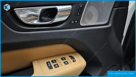VOLVO XC60 B5 INSCRIPTION