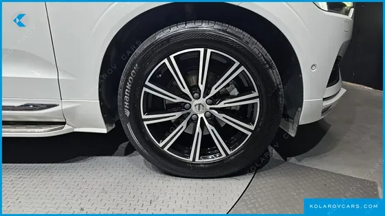 VOLVO XC60 B5 INSCRIPTION