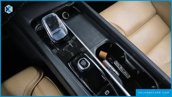VOLVO XC60 B6 INSCIRTION