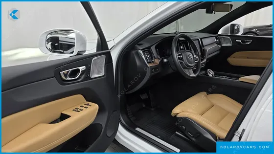 VOLVO XC60 B6 INSCIRTION