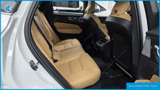 VOLVO XC60 B6 INSCIRTION