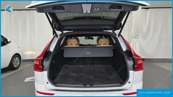 VOLVO XC60 B6 INSCIRTION