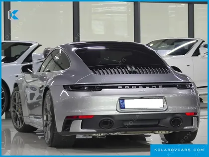PORSCHE 911 CARRERA 4