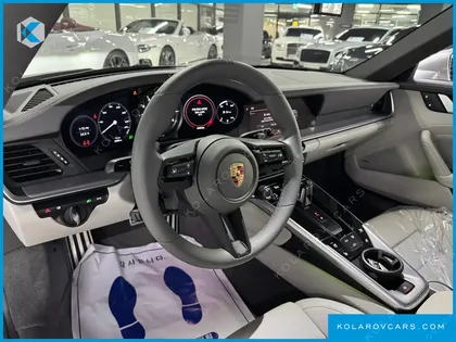 PORSCHE 911 CARRERA 4