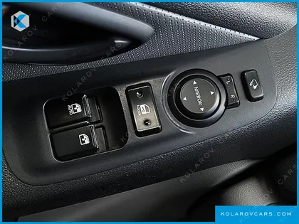 HYUNDAI STAREX WAGON 12-SEATER