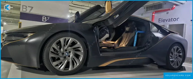 BMW I8 COUPE