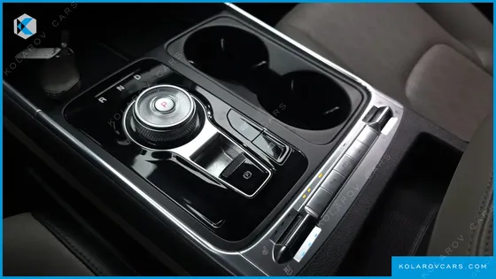 KIA CARNIVAL 9-SEATER NOBLESSE