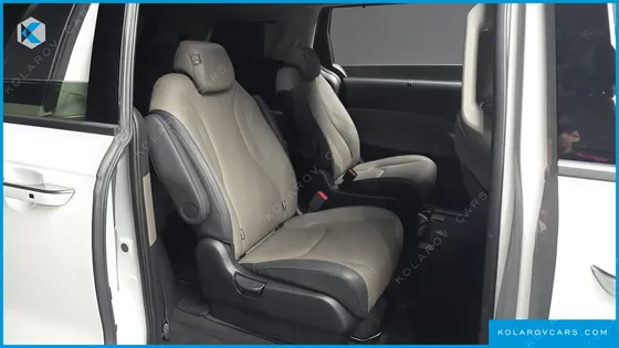 KIA CARNIVAL 9-SEATER NOBLESSE