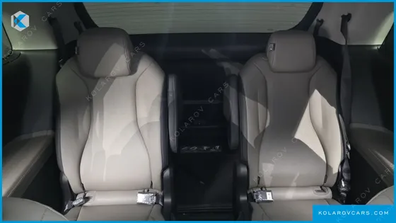 KIA CARNIVAL 9-SEATER NOBLESSE