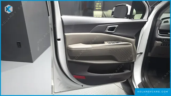KIA CARNIVAL 9-SEATER NOBLESSE