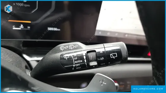KIA CARNIVAL 9-SEATER NOBLESSE