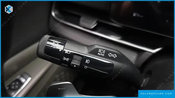 KIA CARNIVAL 9-SEATER NOBLESSE