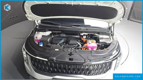 KIA CARNIVAL HEV 4-SEATER HI LIMOUSINE