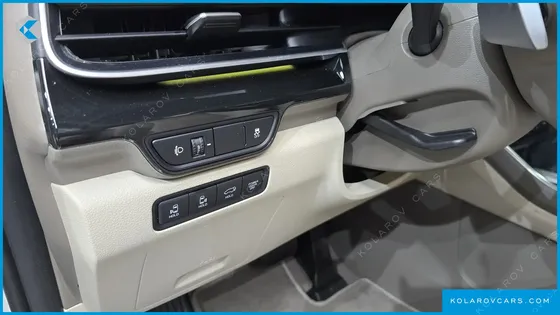 KIA CARNIVAL HEV 4-SEATER HI LIMOUSINE