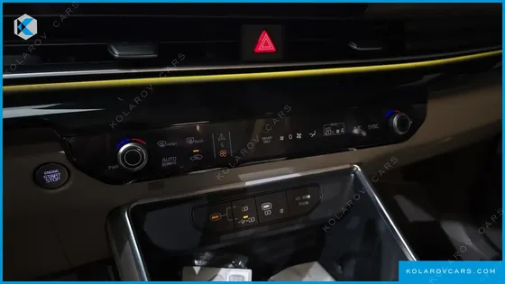 KIA CARNIVAL HEV 4-SEATER HI LIMOUSINE