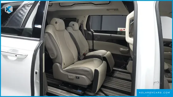 KIA CARNIVAL GASOLINE 9-SEATER SIGNATURE