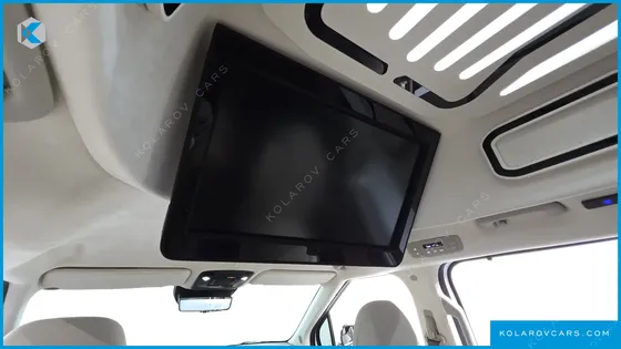 KIA CARNIVAL GASOLINE 9-SEATER SIGNATURE