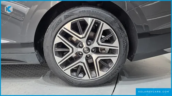 HYUNDAI GRANDEUR PREMIUM