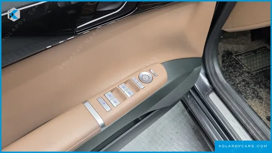 HYUNDAI GRANDEUR PREMIUM