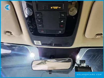 KIA CARNIVAL 9-SEATER PRESTIGE