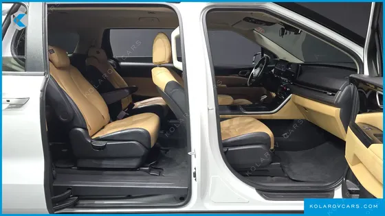KIA CARNIVAL 9-SEATER PRESTIGE