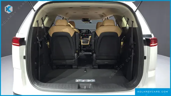 KIA CARNIVAL 9-SEATER PRESTIGE