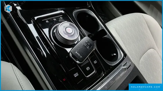 KIA CARNIVAL 9-SEATER NOBLESSE