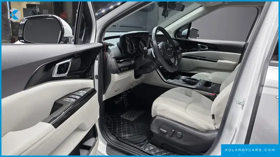 KIA CARNIVAL 9-SEATER NOBLESSE