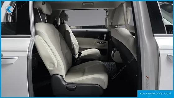 KIA CARNIVAL 9-SEATER NOBLESSE