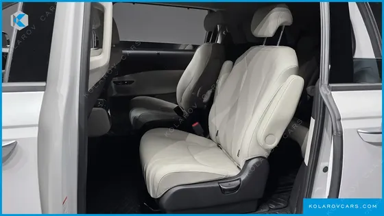 KIA CARNIVAL 9-SEATER NOBLESSE