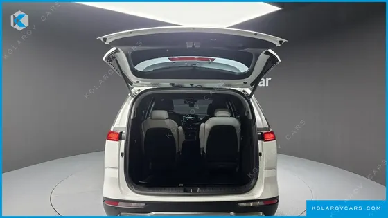 KIA CARNIVAL 9-SEATER NOBLESSE