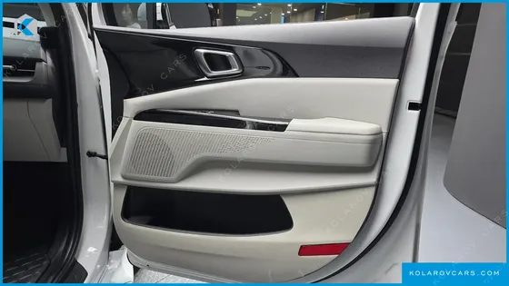 KIA CARNIVAL 9-SEATER NOBLESSE