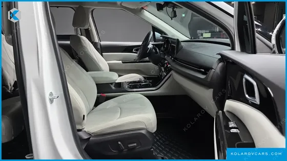 KIA CARNIVAL 9-SEATER NOBLESSE