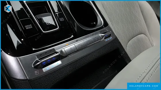 KIA CARNIVAL 9-SEATER NOBLESSE