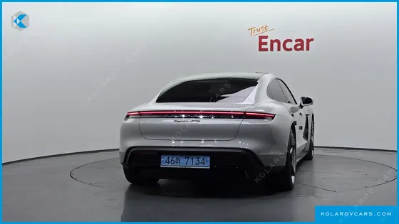 PORSCHE TAYCAN GTS