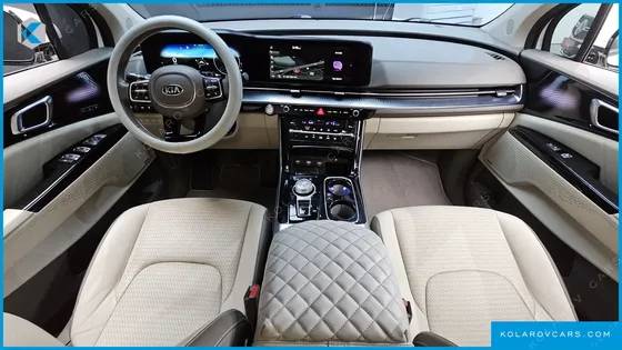 KIA CARNIVAL 7-SEATER HI-LIMOUSINE