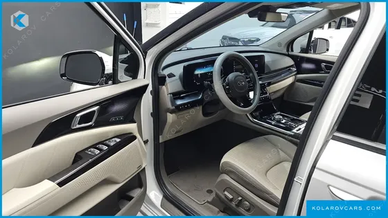 KIA CARNIVAL 7-SEATER HI-LIMOUSINE