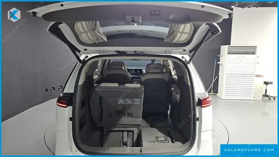 KIA CARNIVAL 7-SEATER HI-LIMOUSINE