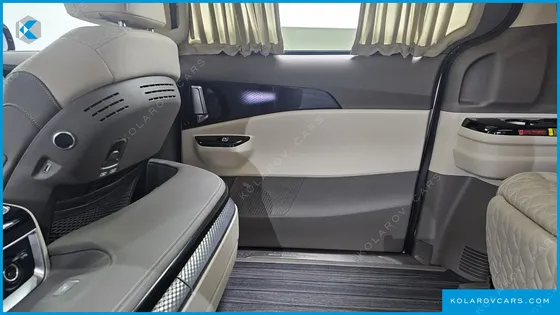 KIA CARNIVAL GASOLINE 4-SEATER HI-LIMOUSINE