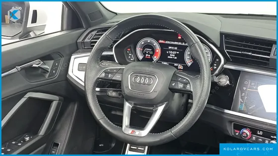 AUDI Q3 35 TDI PREMIUM SPORTBACK