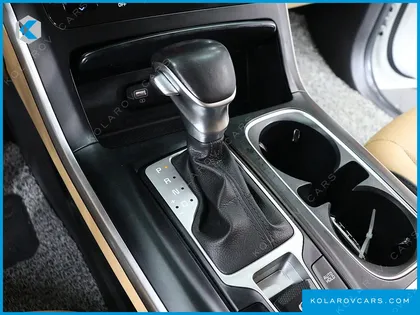 KIA CARNIVAL 9-SEATER PRESTIGE
